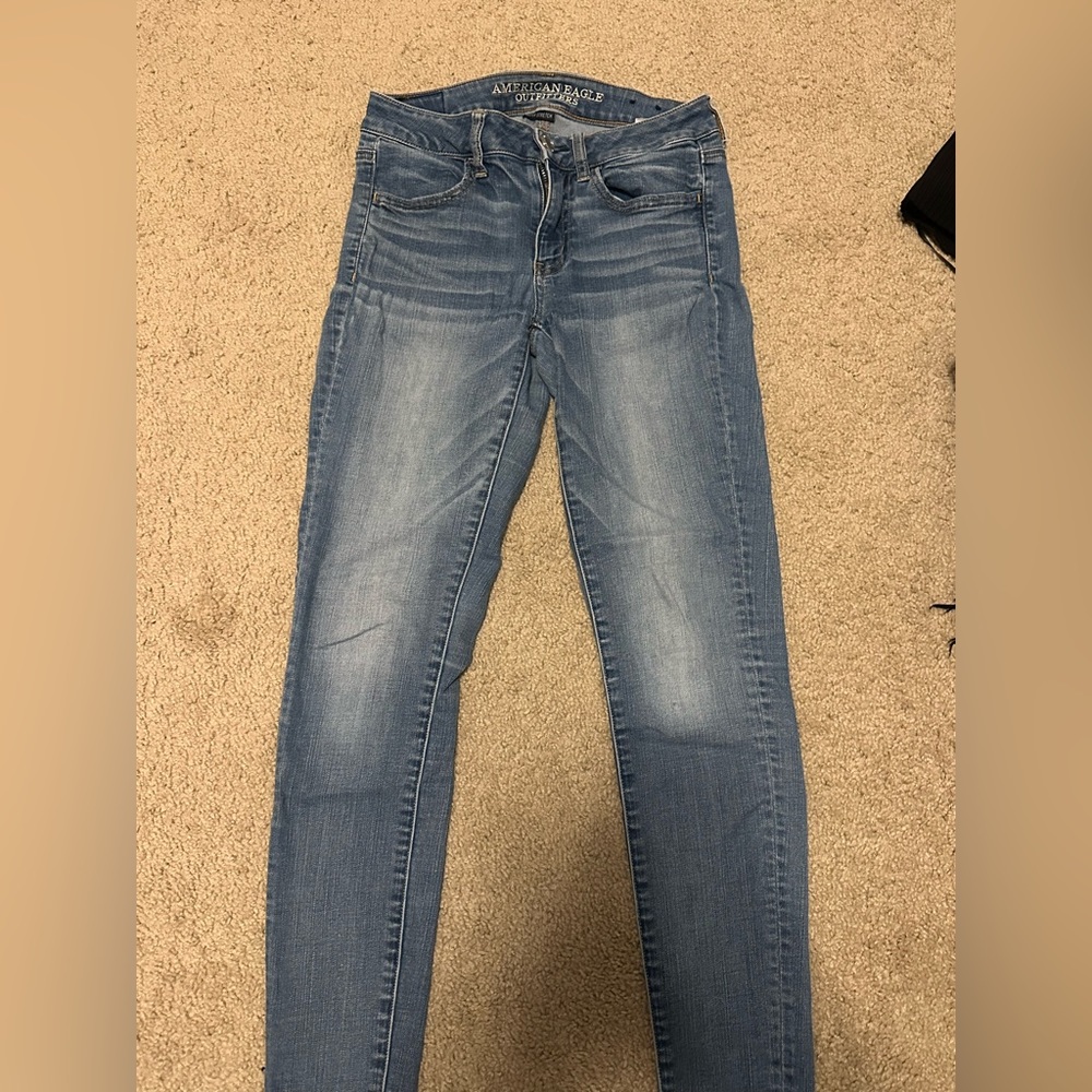 American Eagle Light Wash Super Stretch Jeggings- Size 4